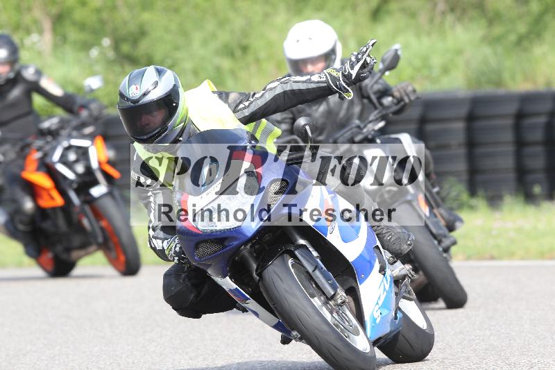 /Archiv-2025/10 23.04.2025 Cornu Master School ADR/gruen-vert/0-1